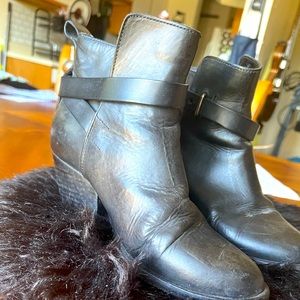 Leather motorcycle boots